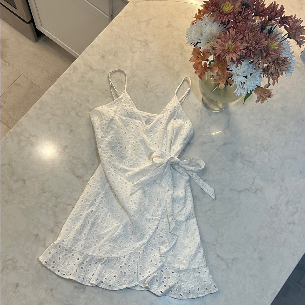 NWT Gianni Bini White Eyelet Wrap Mini Dress - Picture 2 of 9